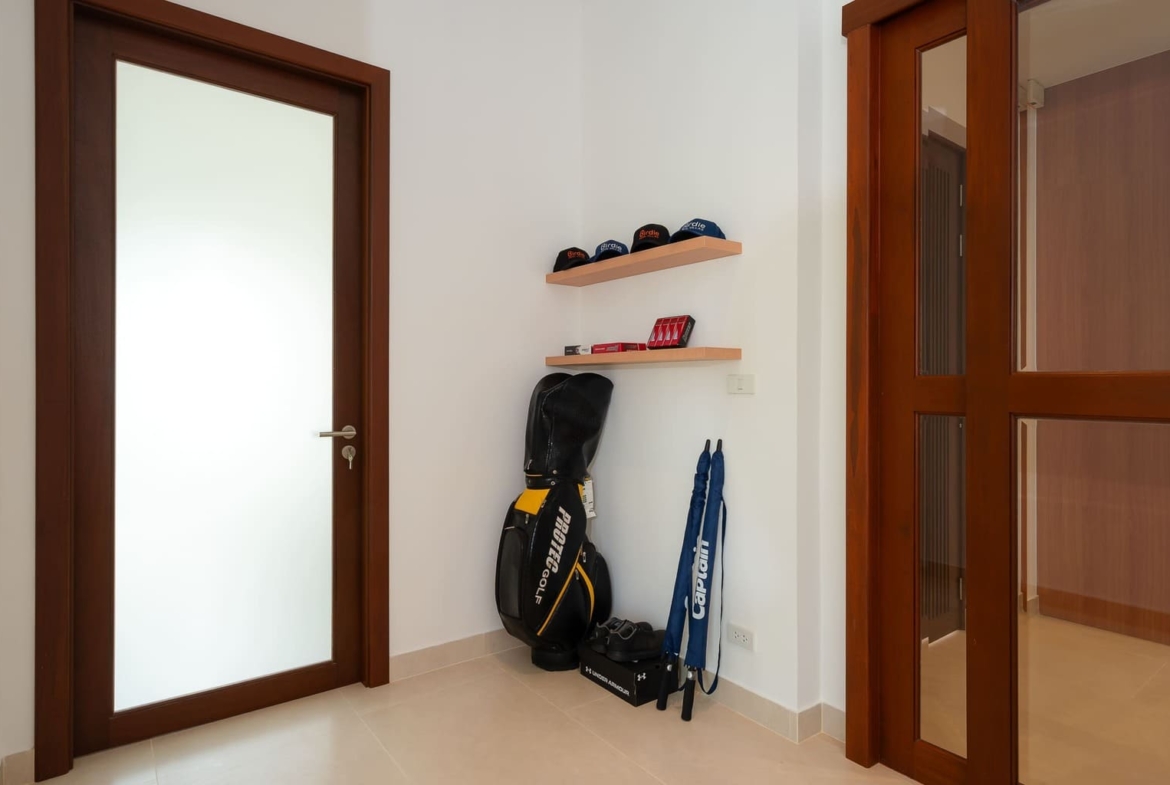 Modern luxury pool villa for sale near Black Mountain Hua Hin