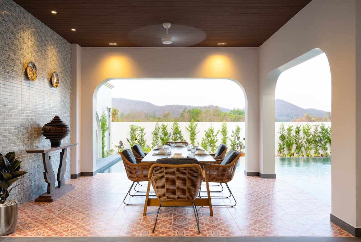 Modern luxury pool villa for sale near Black Mountain Hua Hin