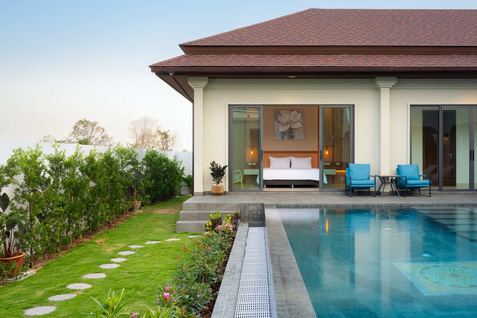 Modern luxury pool villa for sale near Black Mountain Hua Hin
