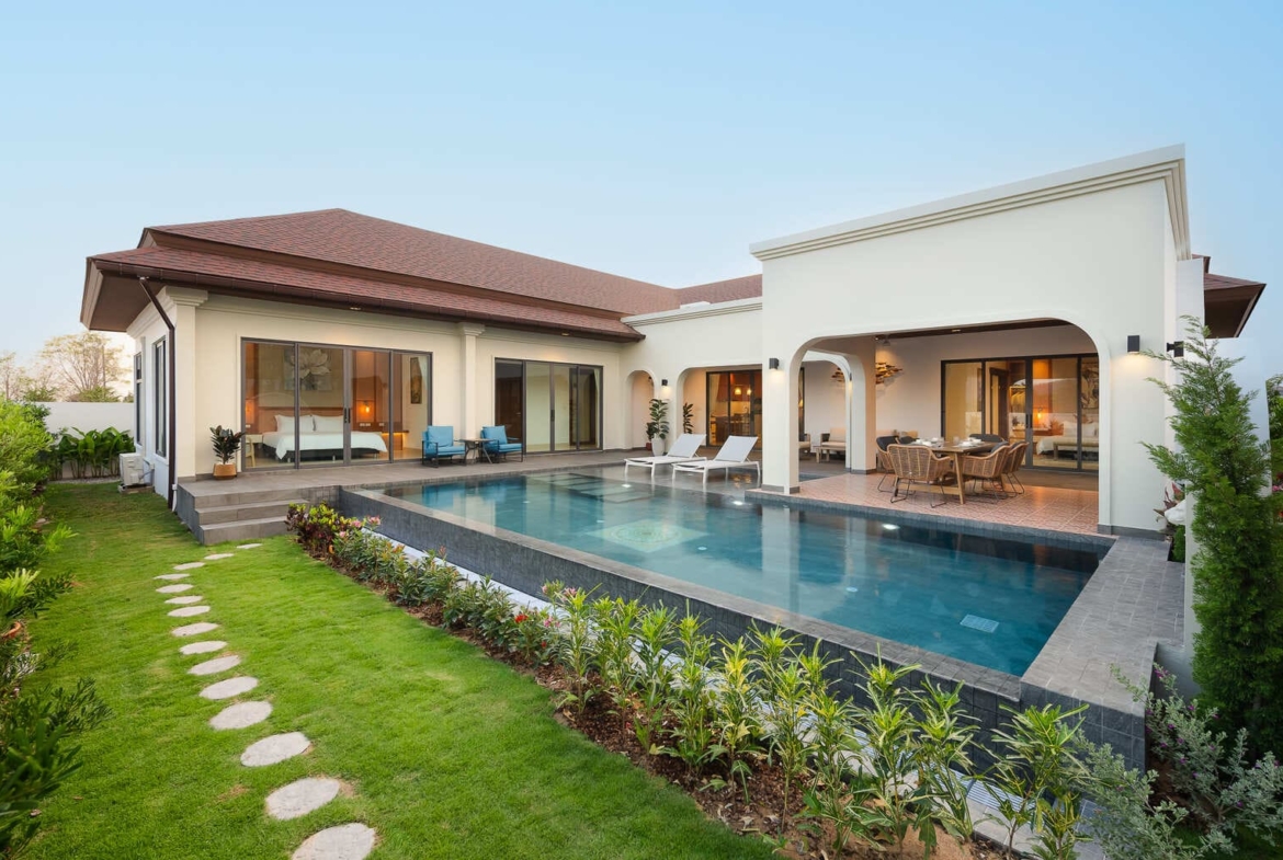 Modern luxury pool villa for sale near Black Mountain Hua Hin