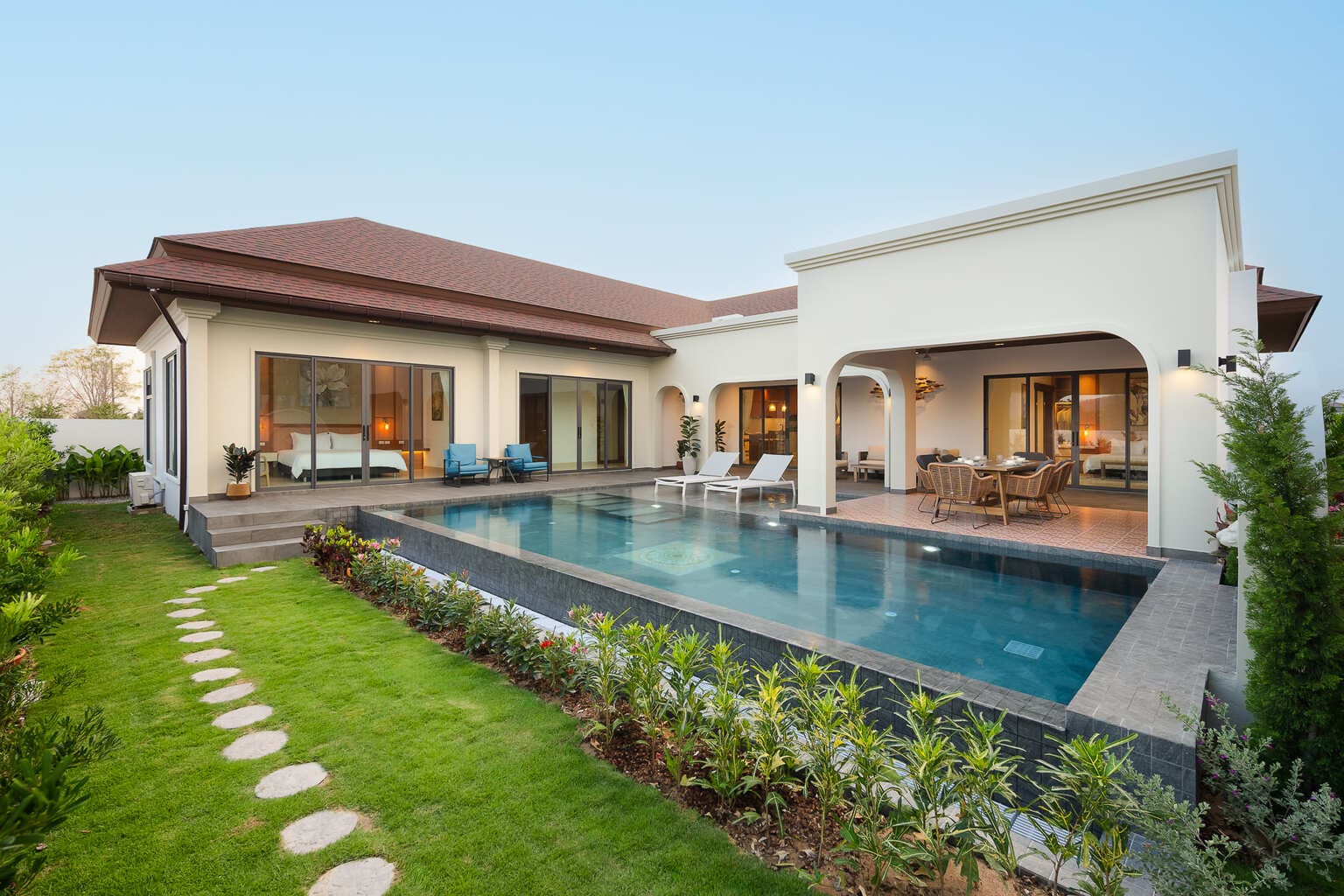 Modern luxury pool villa for sale near Black Mountain Hua Hin