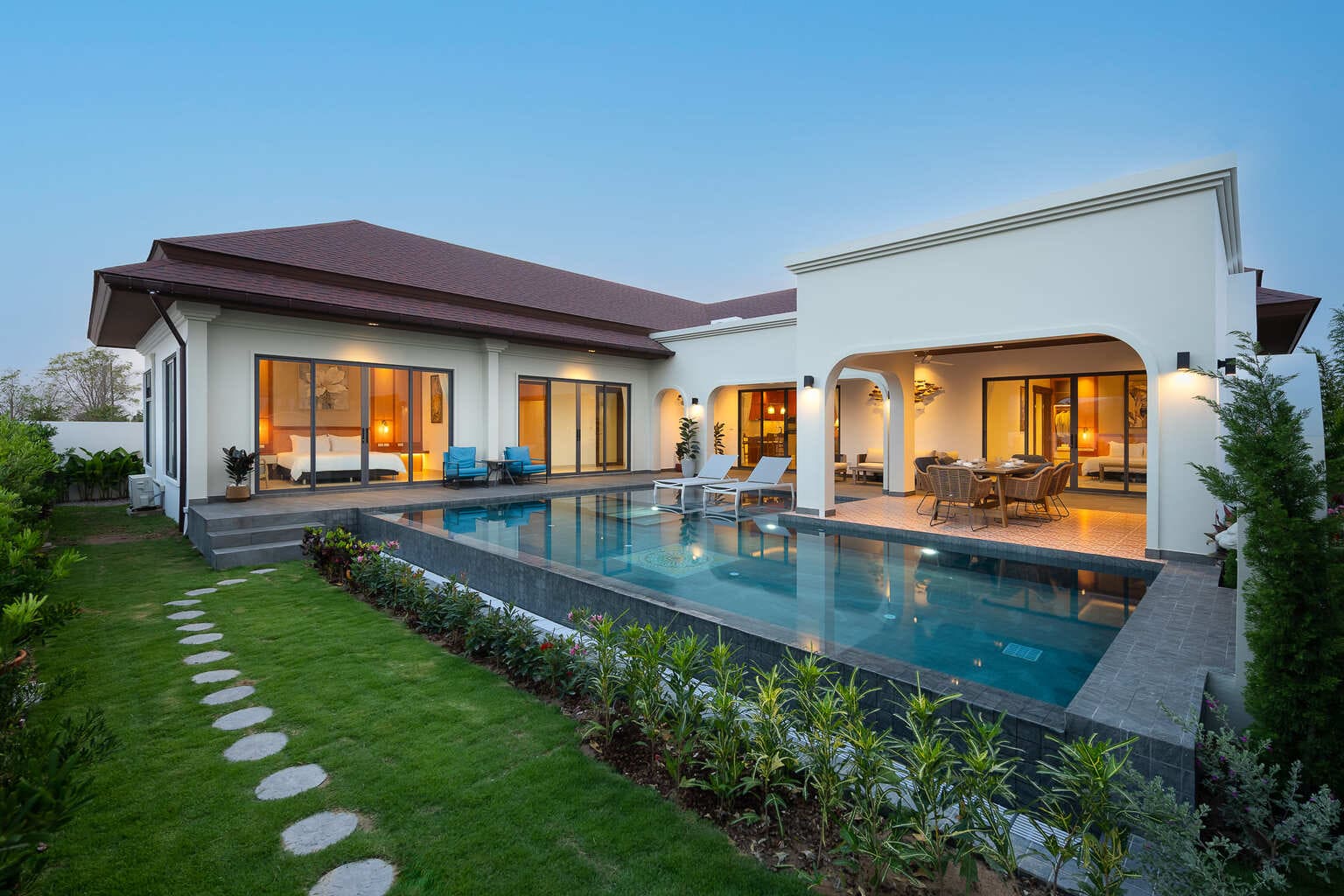 Modern luxury pool villa for sale near Black Mountain Hua Hin