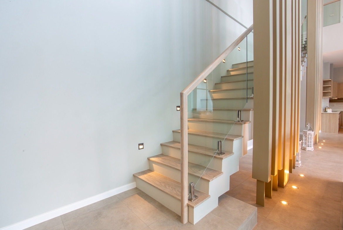 Luxury pool villa for sale Hua Hin near golf course