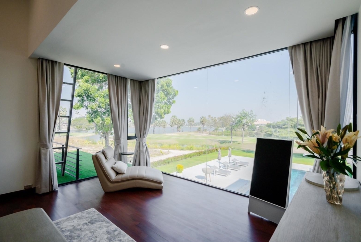 Ultra luxury pool villa for sale in Palm Hills Hua Hin