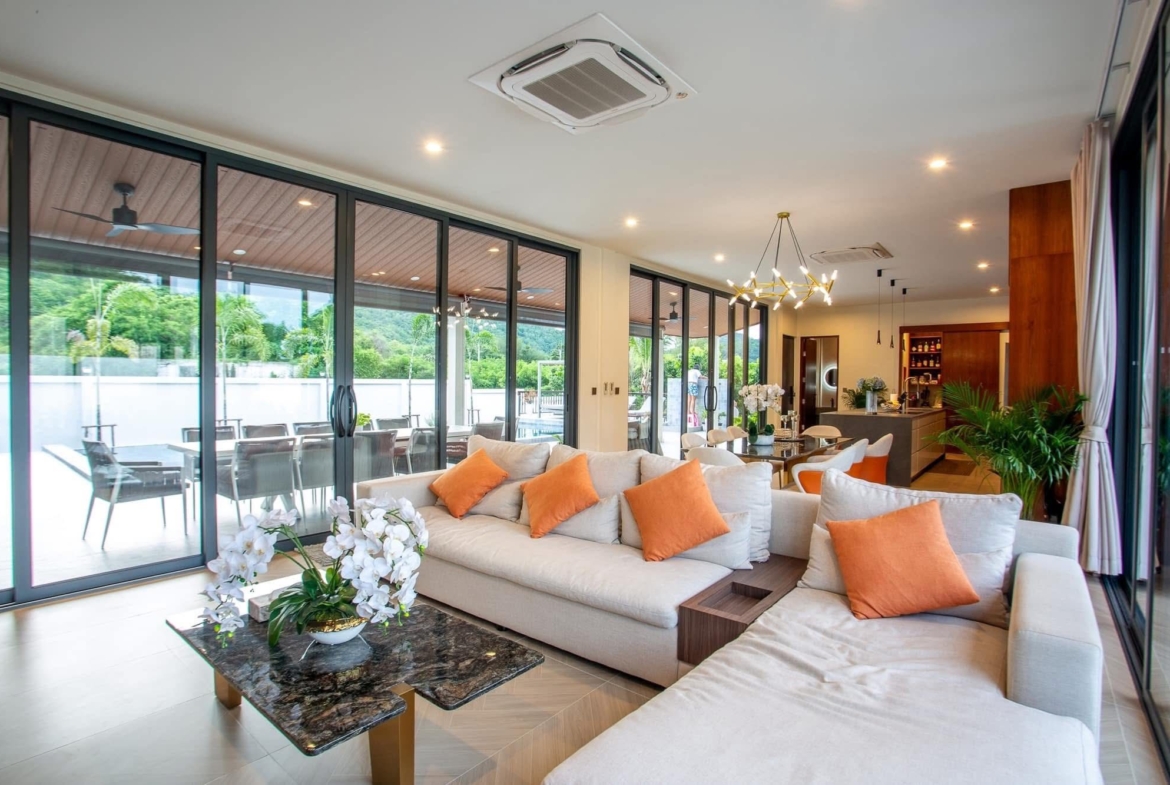 Luxury pool villa for sale in Hua Hin City