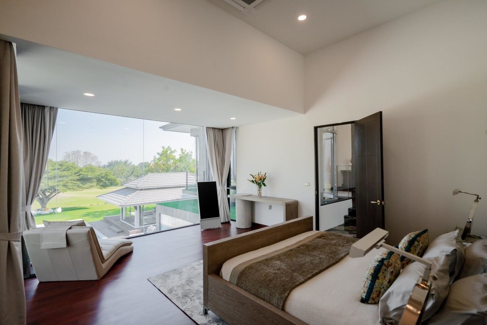 Bedroom Ultra luxury pool villa for sale in Palm Hills Hua Hin