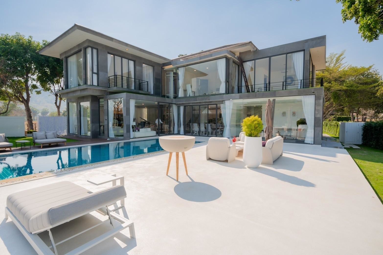 Ultra luxury pool villa for sale in Palm Hills Hua Hin