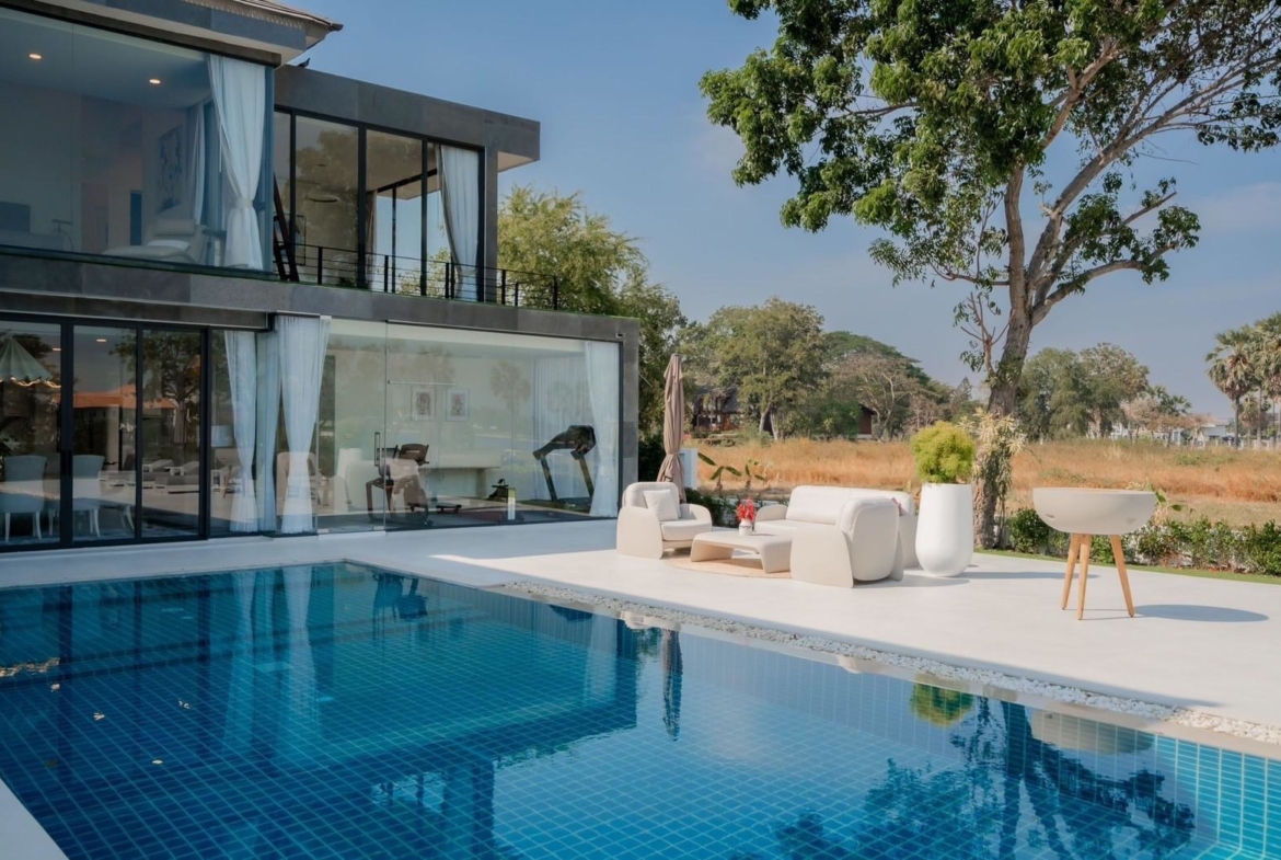 Ultra luxury pool villa for sale in Palm Hills Hua Hin