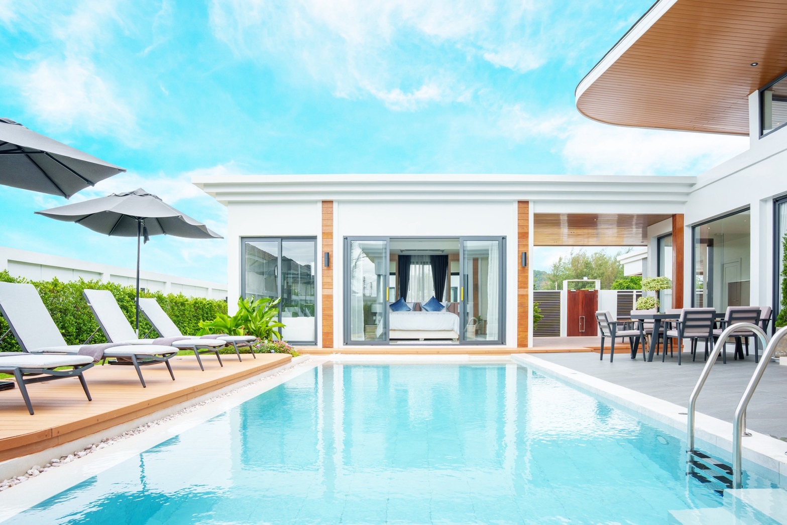 Luxury pool villa for sale in Hua Hin city