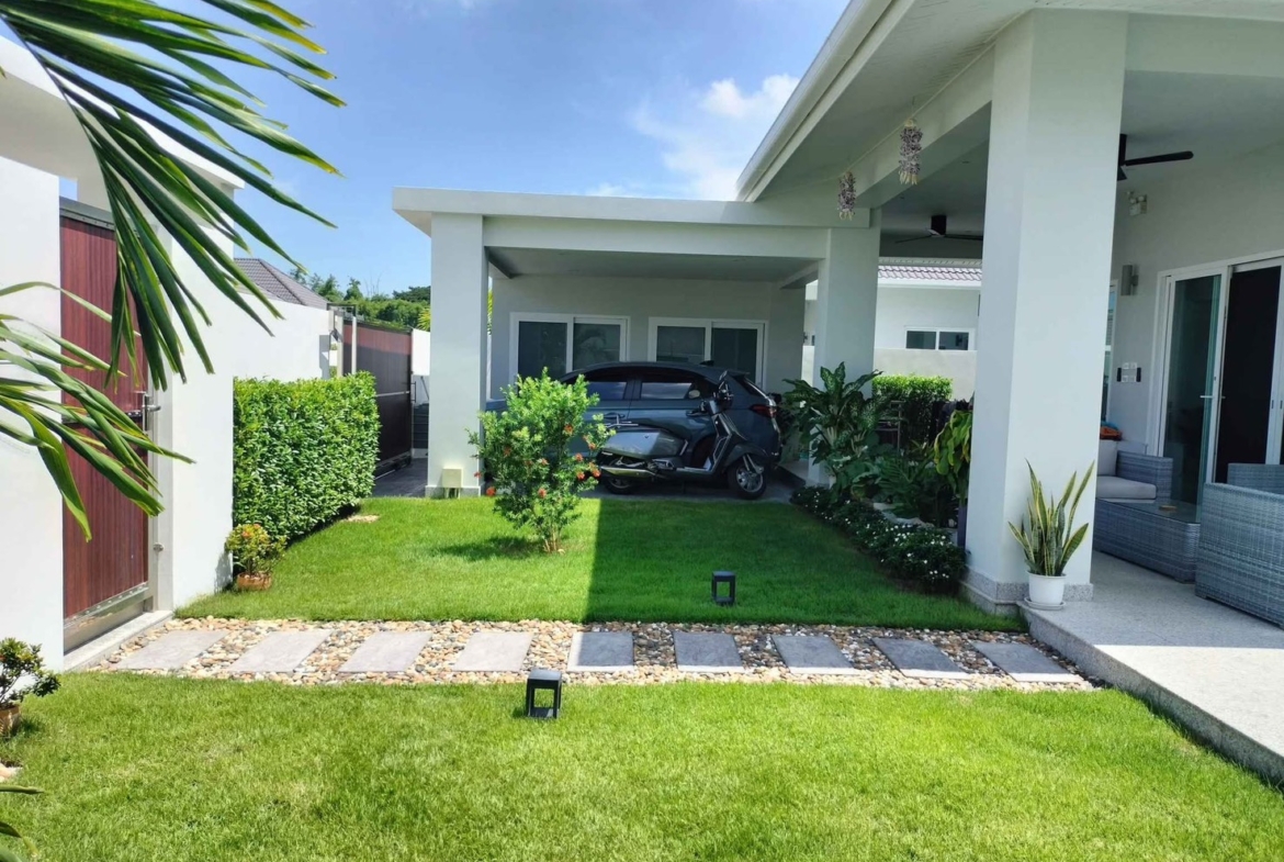 Modern Pool Villa for Sale Near Hua Hin Town & Beach