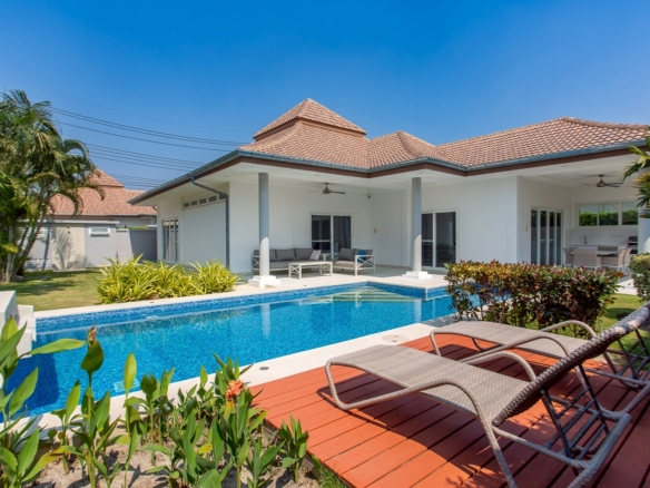 Luxury pool villa for sale at Mali Signature Hua Hin