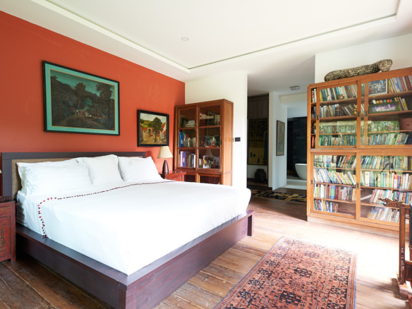 Luxury private estate with lake for sale