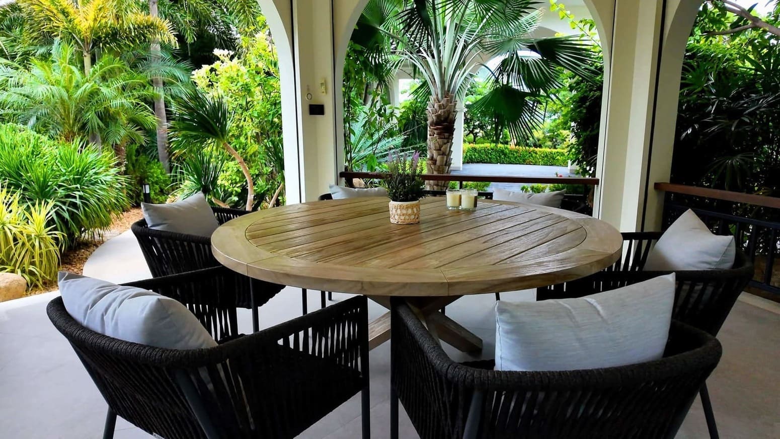 HHRS2026327-2 Luxury Pool Villa Estate with Guest House for Sale in Hua Hin