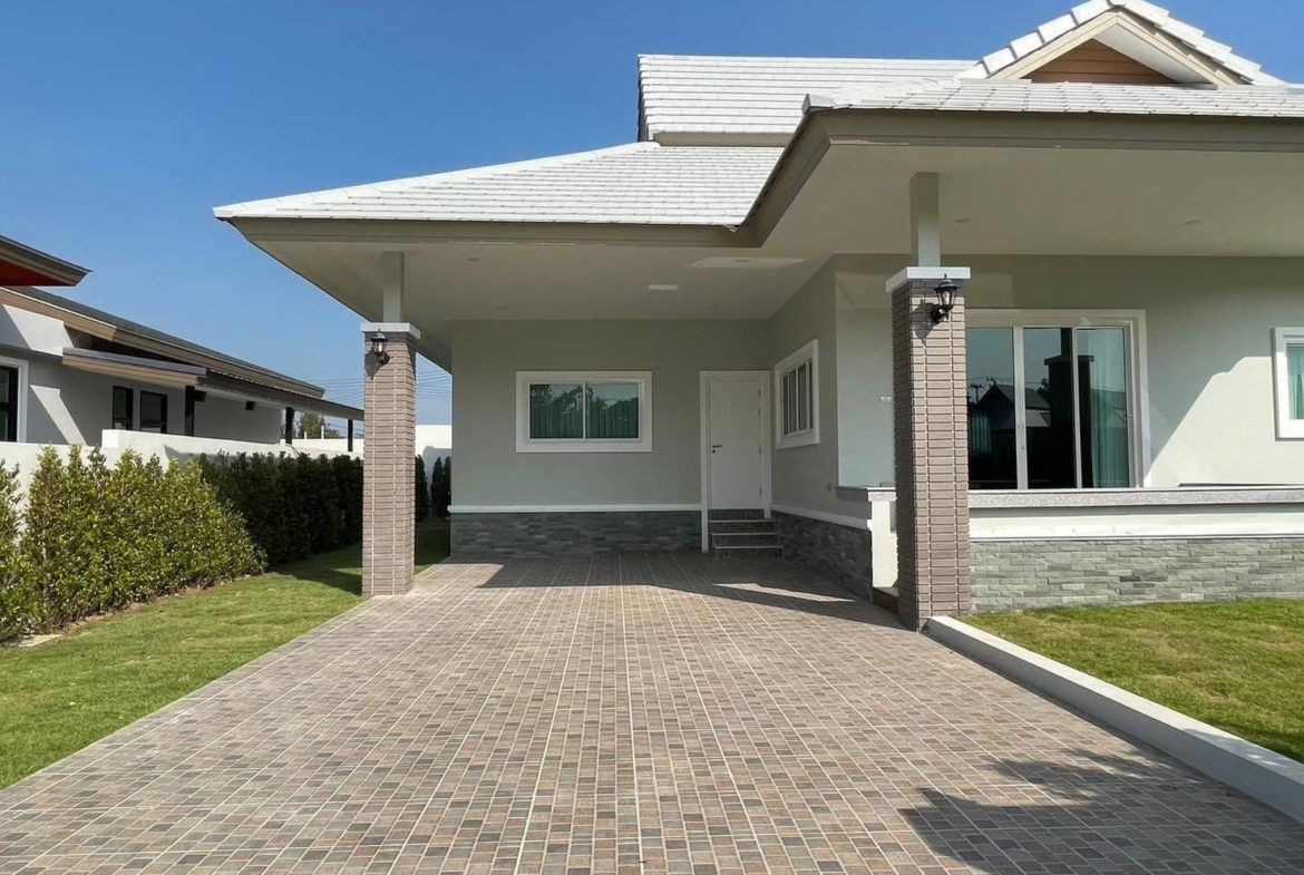 Pool Villa for Sale in Hua Hin – Modern Villa in Secure Community