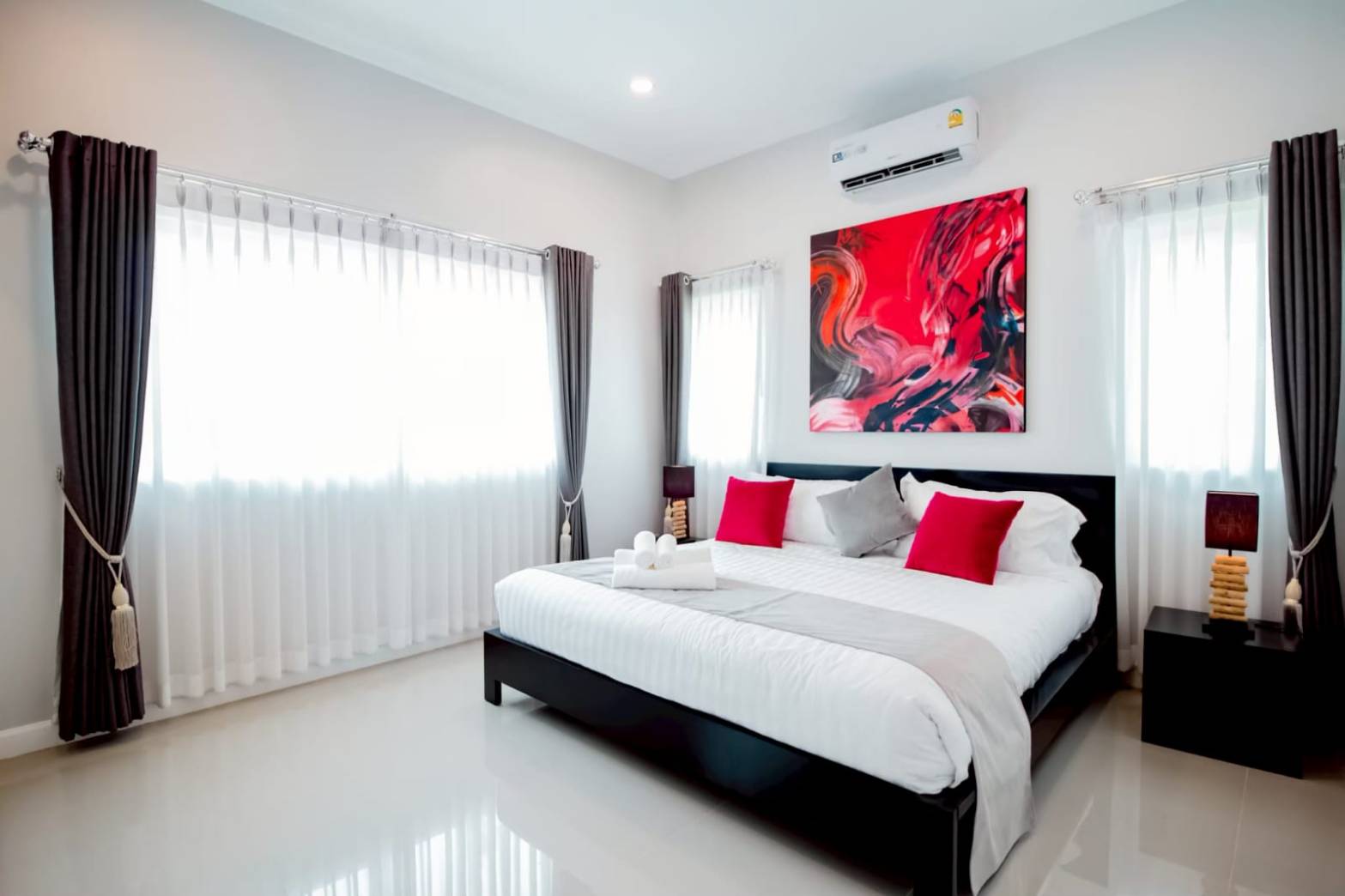 bed Pool Villa for Sale in Hua Hin – Modern Villa in Secure Community