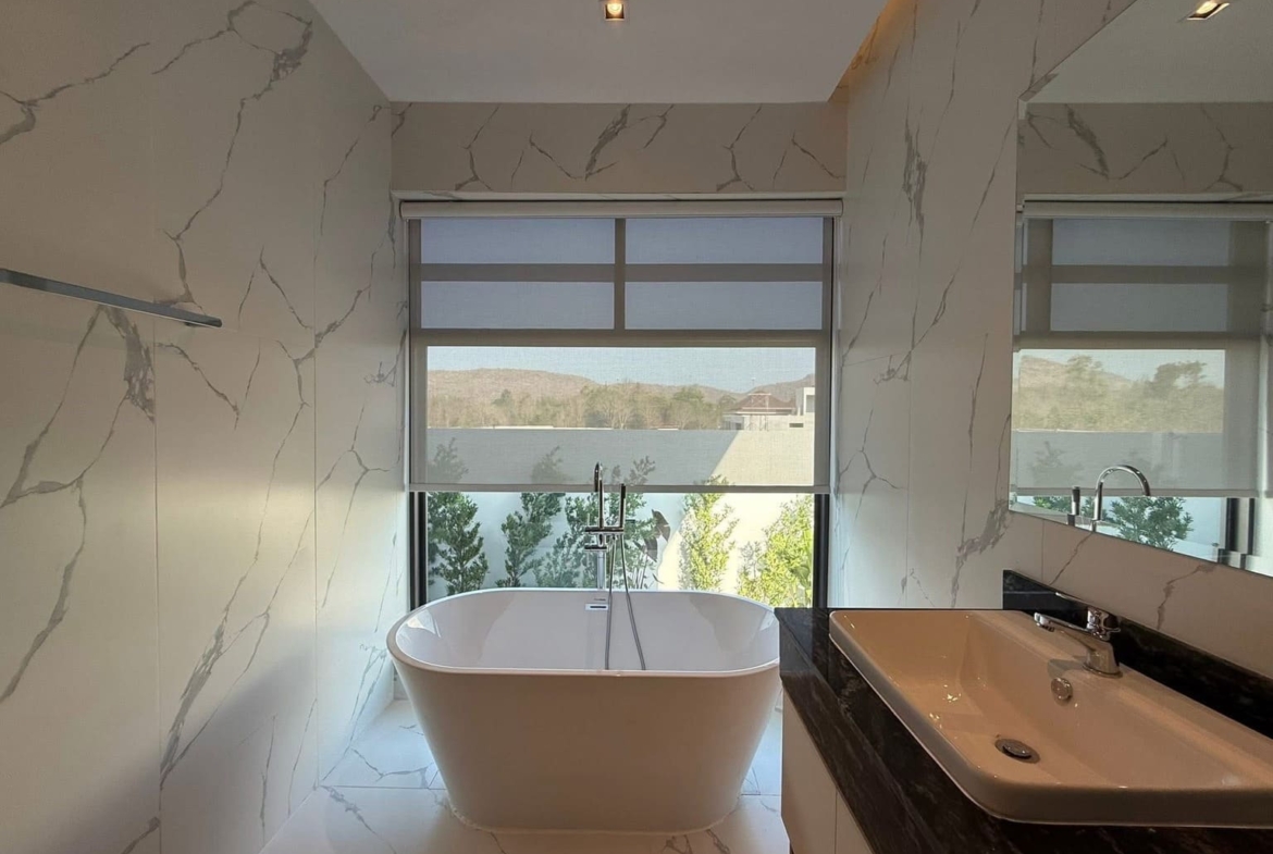 Modern Luxury Pool Villa for Sale in Hua Hin – Ready to Move In Near Black Mountain