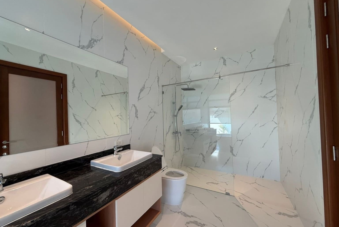 Modern Luxury Pool Villa for Sale in Hua Hin – Ready to Move In Near Black Mountain