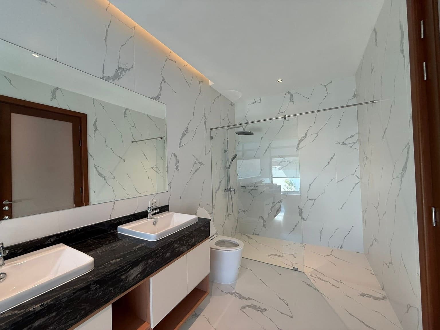 Modern Luxury Pool Villa for Sale in Hua Hin – Ready to Move In Near Black Mountain