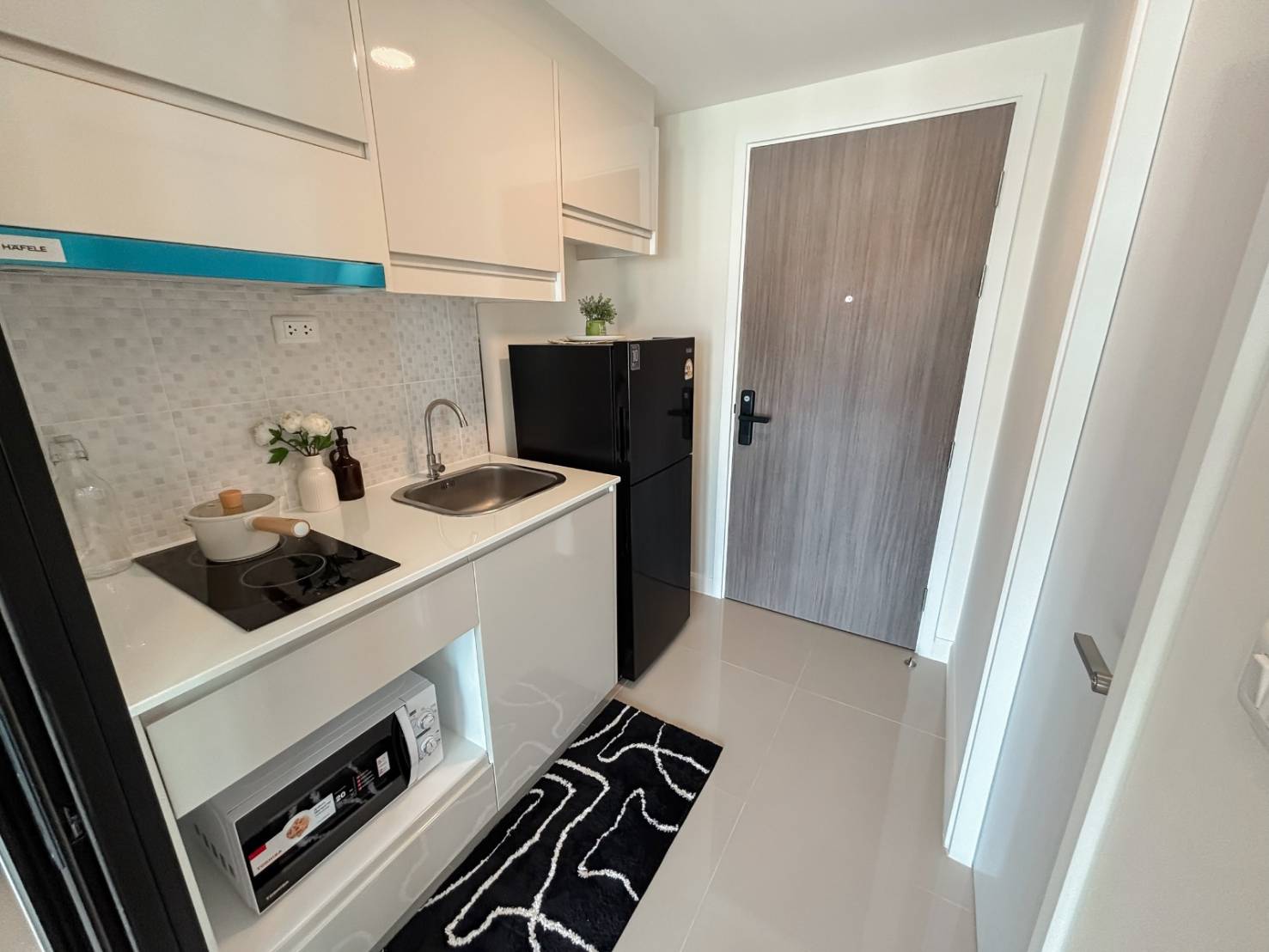 High-Floor Studio Condominium for Investment in Hua Hin
