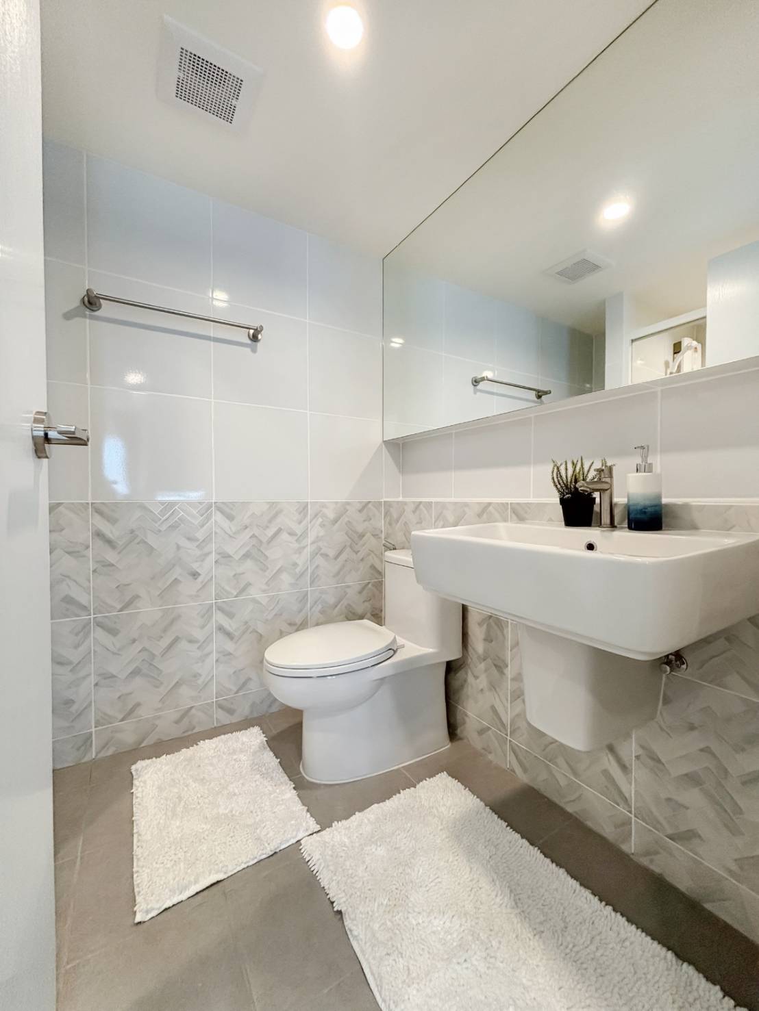 Modern Condominium for Living and Investment in Hua Hin bath