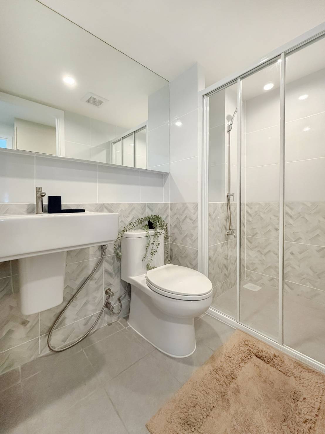 Modern Condo with Multi-Purpose Room in Hua Hin bath