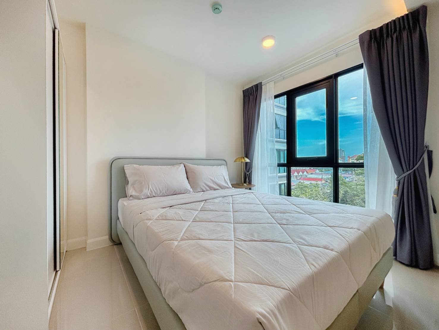 Modern Condo with Multi-Purpose Room in Hua Hin bed