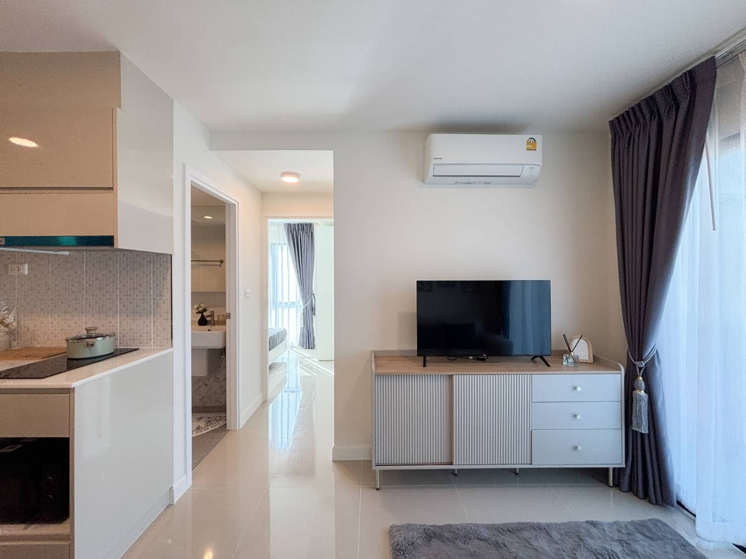 Fully Furnished 2-Bedroom Condominium in Hua Hin Thailand