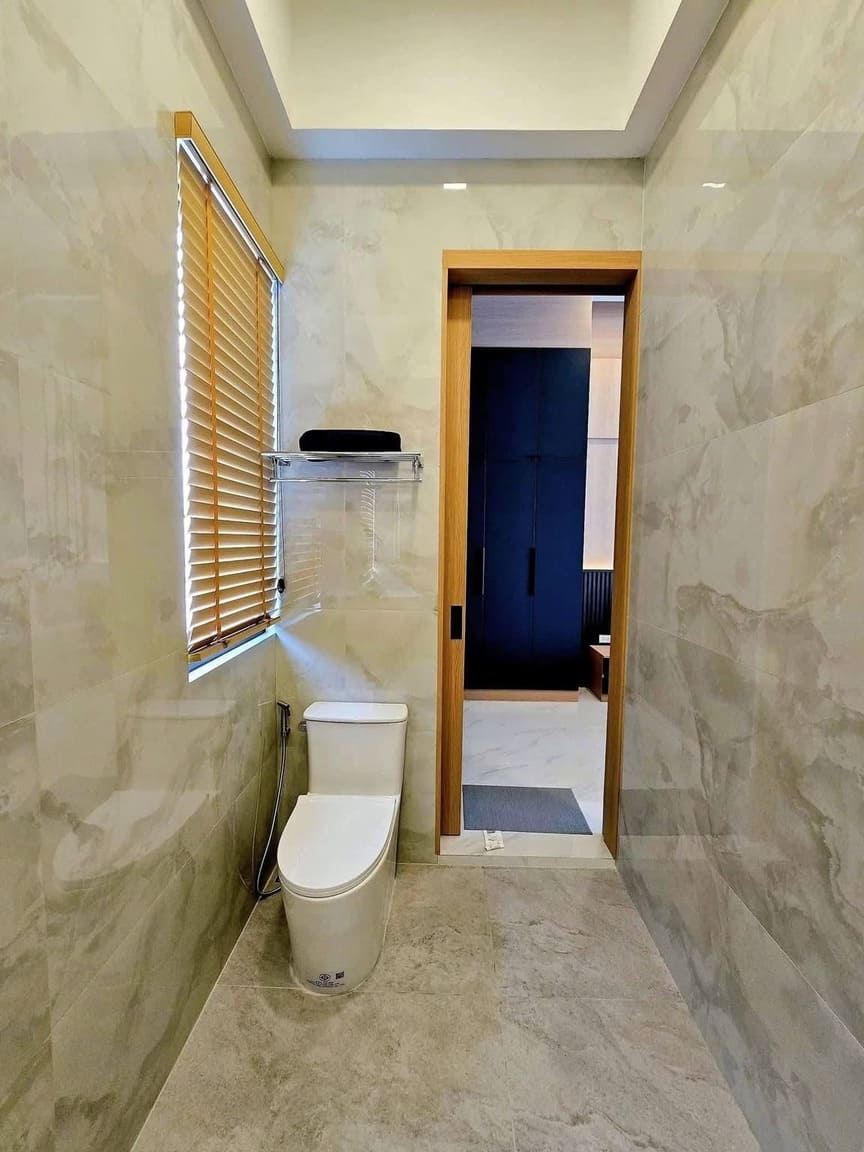 Luxury Pool Villa Hua Hin Soi 88 | 4BR | Mountain View Bath