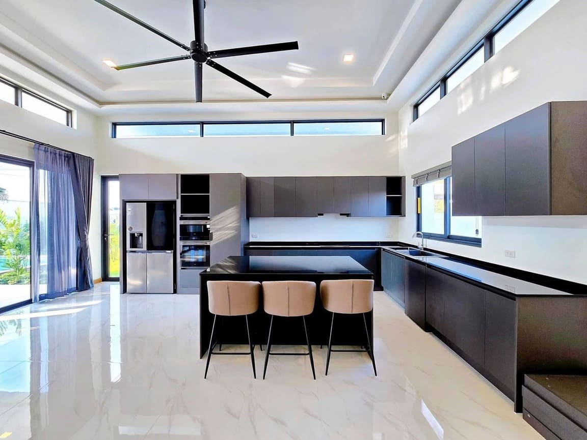 Luxury Pool Villa Hua Hin Soi 88 | 4BR | Mountain View Kitchen