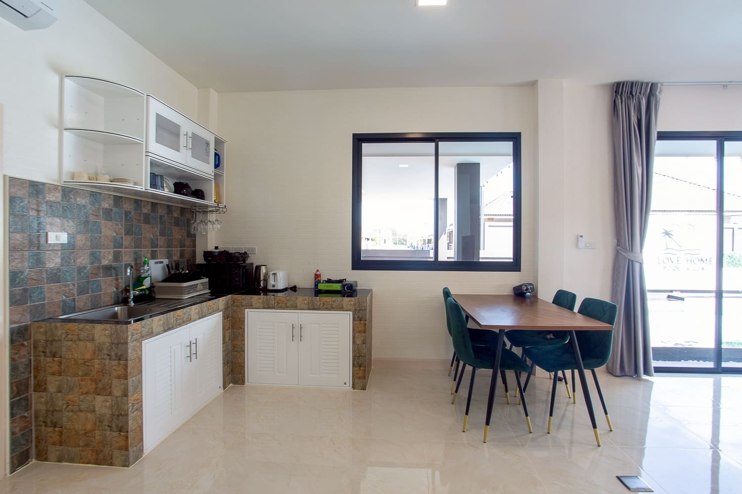 202653-2 modern tropical pool villa Hua Hin Pranburi