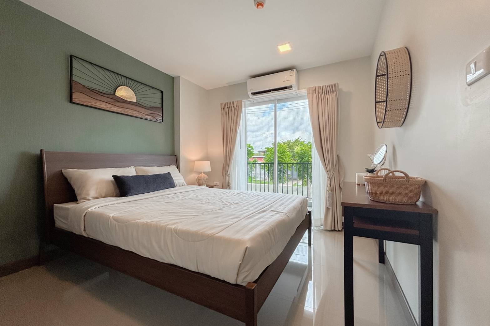 Luxury Resale Pool Villa for Sale in Hua Hin (1) bed