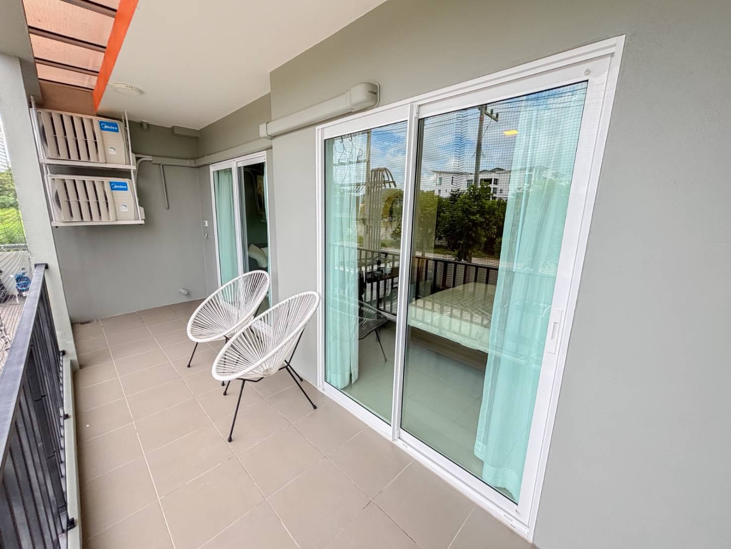 Luxury Resale Pool Villa for Sale in Hua Hin (2) balcony