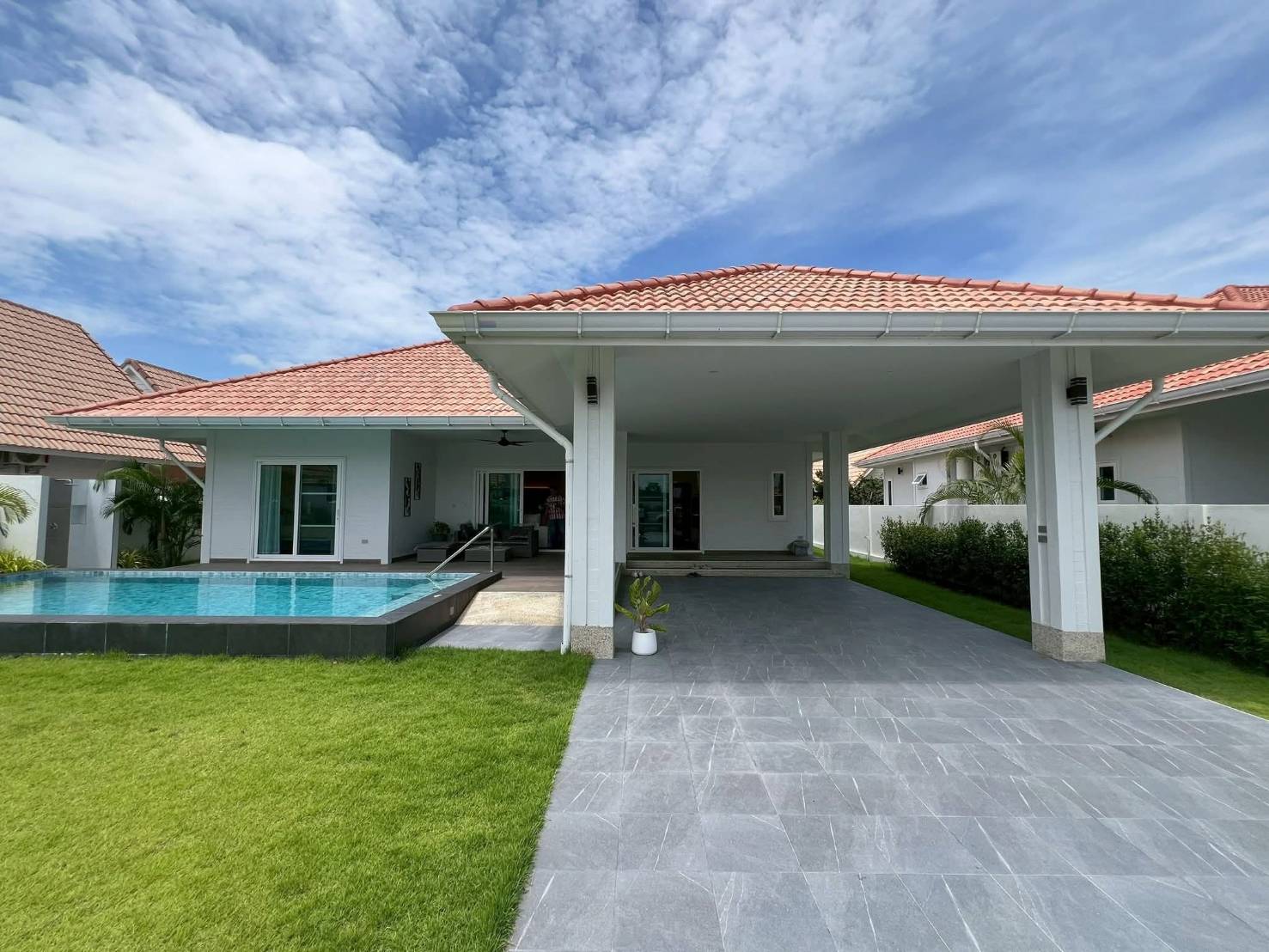 Brand-New Modern Pool Villa for Sale in Hua Hin (2)