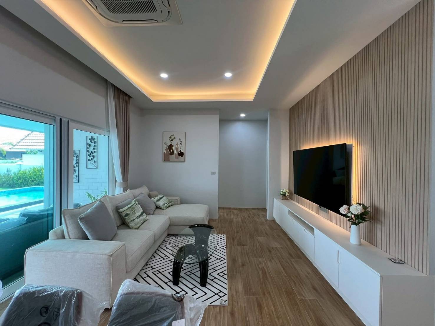 Brand-New Modern Pool Villa for Sale in Hua Hin (4)
