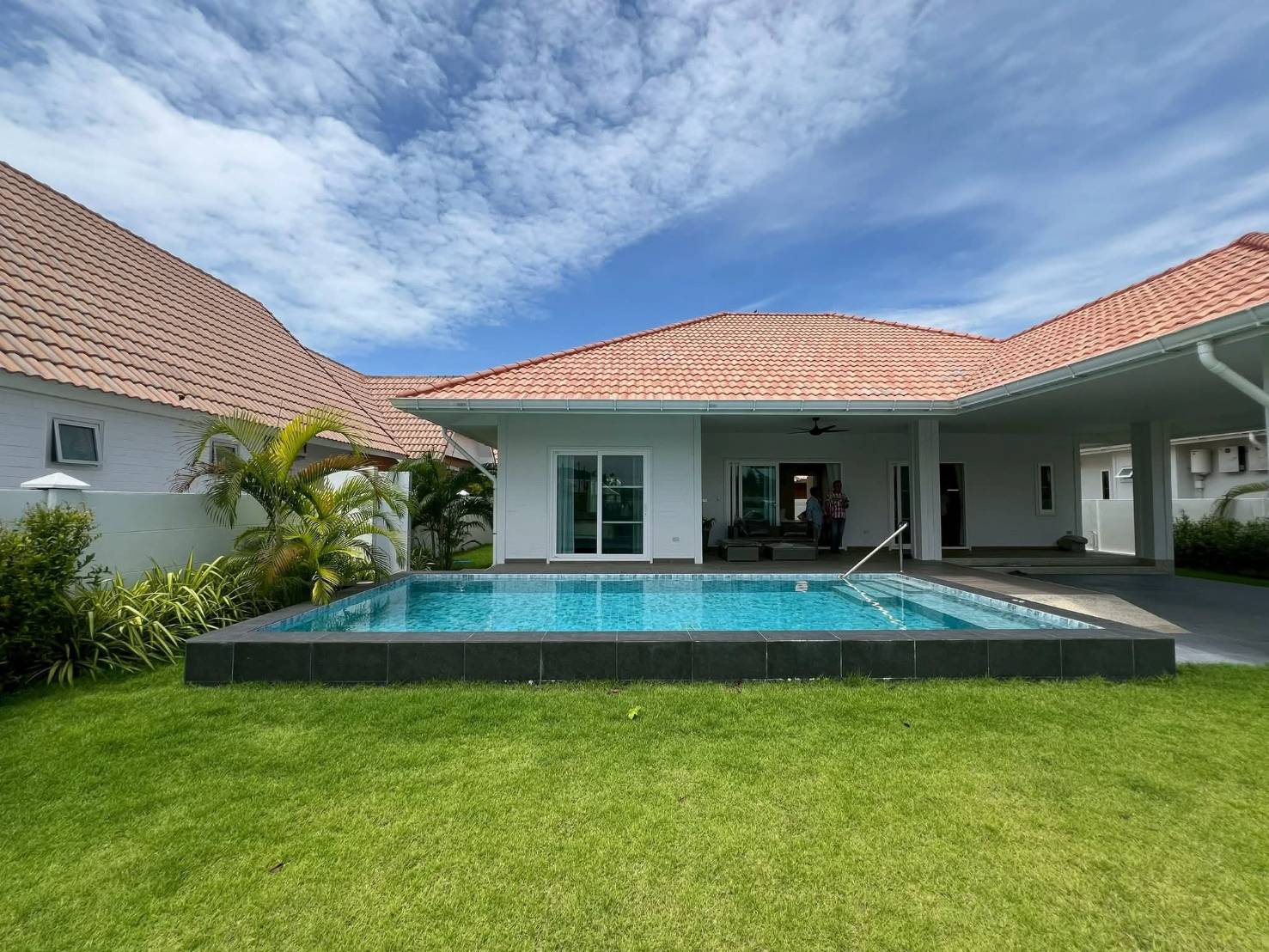Brand-New Modern Pool Villa for Sale in Hua Hin (7)