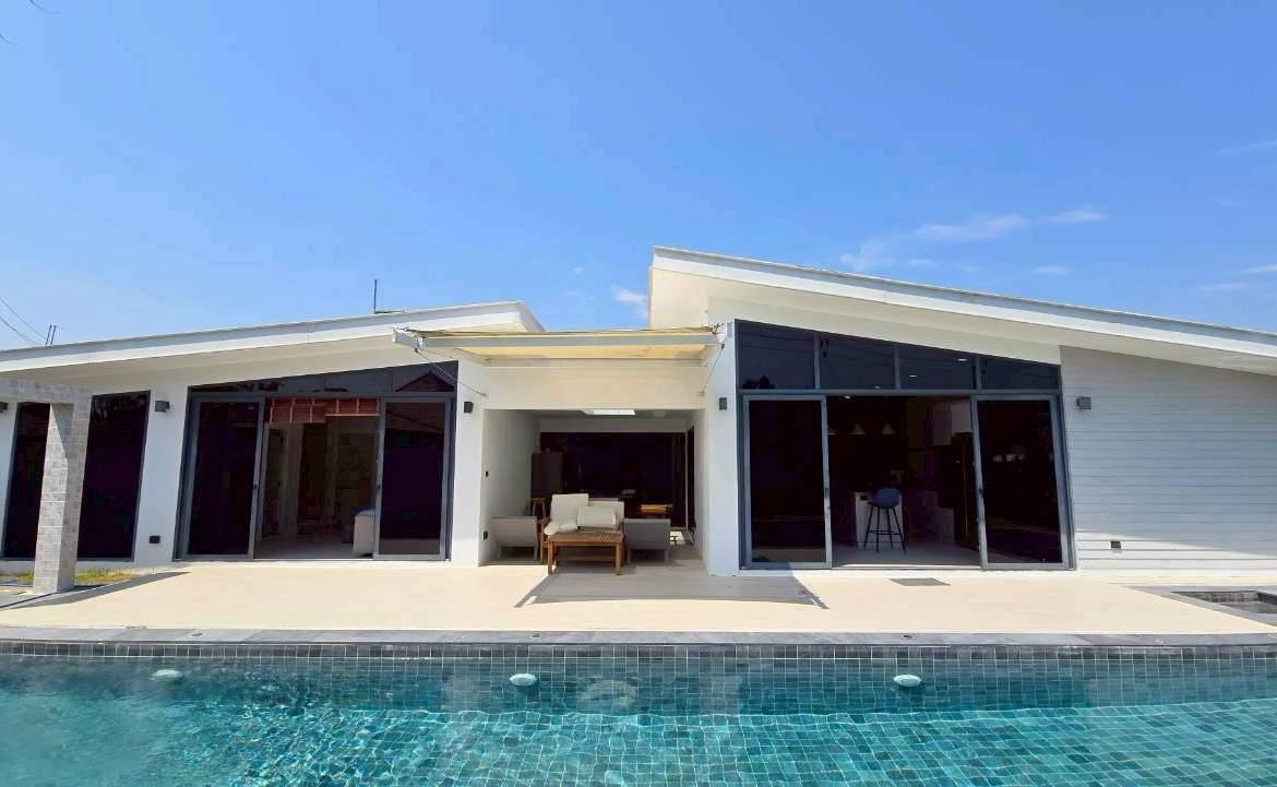 Luxury Pool Villa for Sale in Hua Hin Soi 112