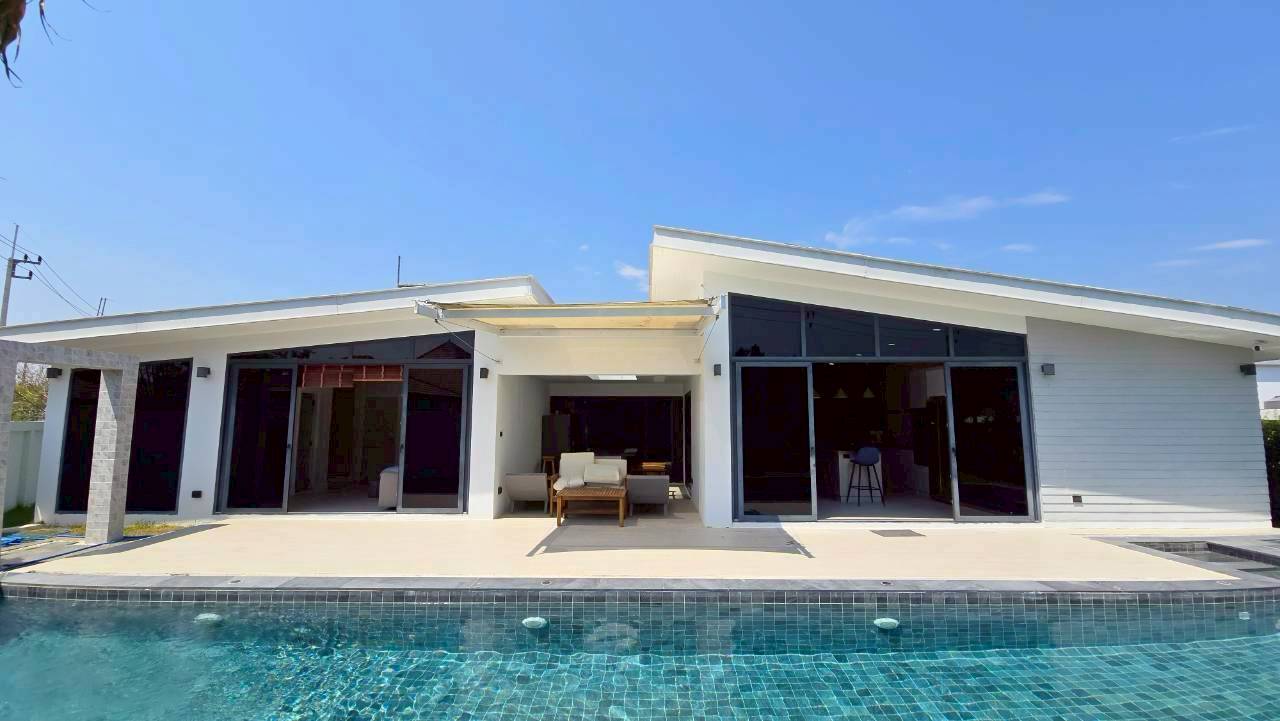 Luxury Pool Villa for Sale in Hua Hin Soi 112